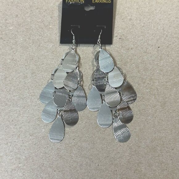 Fashion Silver Toned Large Tear drop Shaped Dangle Earrings Fish Hook
Earrings - Picture 1 of 3